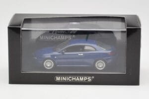 Alfa Romeo GT Dark Blue Metallic Minichamps 1:43 400120326 Metall - pilt 4/4