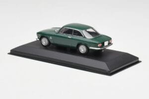 Alfa Romeo Giulia GTA 1300 Junior Roheline Minichamps 1:43 ALFA010 Metall - pilt 3/4