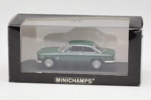 Alfa Romeo Giulia GTA 1300 Junior Roheline Minichamps 1:43 ALFA010 Metall - pilt 4/4