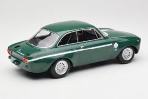 Alfa Romeo GTA 1300 Junior Roheline Minichamps 1:18 155120022 Metall - pilt 2/6