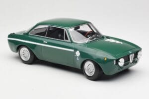 Alfa Romeo GTA 1300 Junior Roheline Minichamps 1:18 155120022 Metall - pilt 4/6