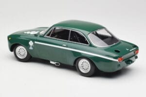 Alfa Romeo GTA 1300 Junior Roheline Minichamps 1:18 155120022 Metall - pilt 5/6