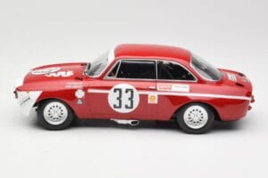 Alfa Romeo GTA 1300 Junior #33 T. Hezemans / G. van Lennep Division 1 Winners 4 Hours of Jarama 1972 Minichamps 1:18 15572123 - pilt 3/6