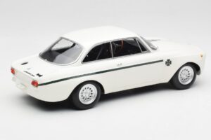 Alfa Romeo GTA 1300 Junior Valge Minichamps 1:18 155120021 Metall - pilt 2/6