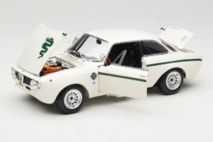 Alfa Romeo GTA 1300 Junior Valge Minichamps 1:18 100120501 Metall - pilt 2/8