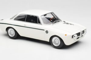Alfa Romeo GTA 1300 Junior Valge Minichamps 1:18 155120021 Metall - pilt 4/6
