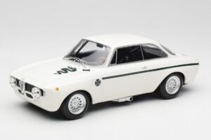 Alfa Romeo GTA 1300 Junior Valge Minichamps 1:18 155120021 Metall