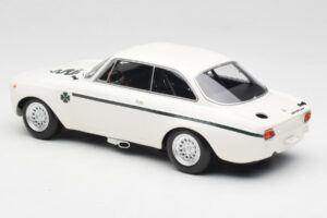 Alfa Romeo GTA 1300 Junior Valge Minichamps 1:18 155120021 Metall - pilt 5/6