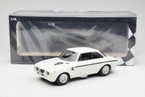 Alfa Romeo GTA 1300 Junior Valge Minichamps 1:18 155120021 Metall - pilt 6/6
