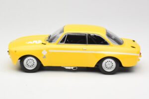 Alfa Romeo GTA 1300 Junior Kollane Minichamps 1:18 155120024 Metall - pilt 5/6