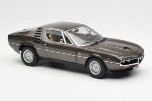 Alfa Romeo Montreal Pruun Metallik AUTOart 1:18 70173 Metall - pilt 6/8