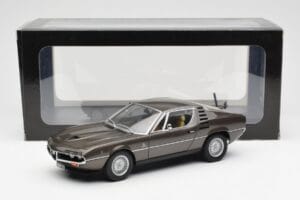 Alfa Romeo Montreal Pruun Metallik AUTOart 1:18 70173 Metall - pilt 8/8