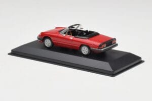 Alfa Romeo Spider 2000 Alfa Punane Minichamps 1:43 436120760 Metall - pilt 3/4