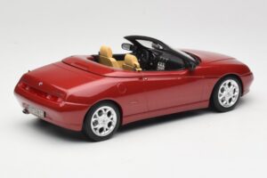 Alfa Romeo Spider 916 Proteo Red Metallic Norev 1:18 187854 Metall - pilt 2/6