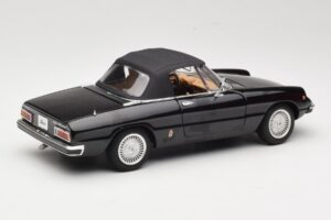 Alfa Romeo Spider 916 Veloce Must Ricko 1:18 32107 Metall - pilt 3/8