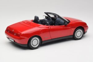 Alfa Romeo Spider 916 Alfa Punane Maisto 1:18 50278 Metall - pilt 3/8