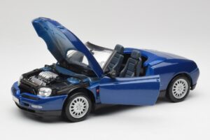 Alfa Romeo Spider 916 Periwinkle Sinine Maisto 1:18 50308 Metall - pilt 2/7
