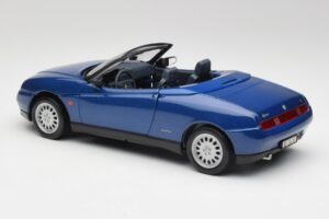 Alfa Romeo Spider 916 Periwinkle Sinine Maisto 1:18 50308 Metall - pilt 6/7