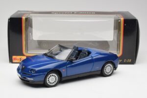 Alfa Romeo Spider 916 Periwinkle Sinine Maisto 1:18 50308 Metall - pilt 7/7