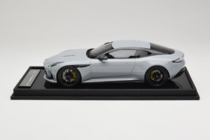 Aston Martin DB12 Nardo Gray MotorHelix 1:18 MH027NG Vaik