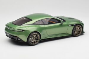 Aston Martin DB12 Roheline GT Spirit 1:18 GT466 Vaik - pilt 2/5