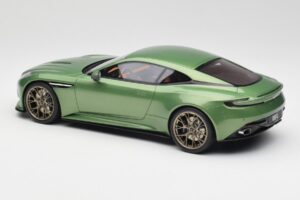Aston Martin DB12 Roheline GT Spirit 1:18 GT466 Vaik - pilt 4/5
