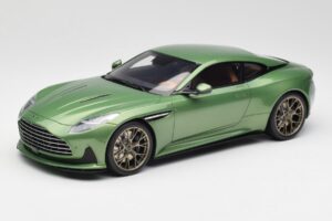 Aston Martin DB12 Roheline GT Spirit 1:18 GT466 Vaik