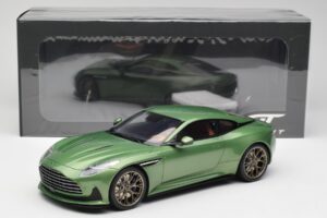 Aston Martin DB12 Roheline GT Spirit 1:18 GT466 Vaik - pilt 5/5