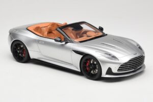 Aston Martin DB12 Volante Hõbedane GT Spirit 1:18 GT945 Vaik - pilt 4/6