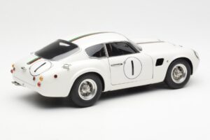 Aston Martin DB4 GT Zagato #1 24 Hours of Le Mans 1961 CMC 1:18 M-139 Metall - pilt 2/6
