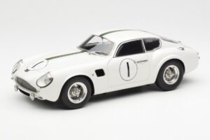 Aston Martin DB4 GT Zagato #1 24 Hours of Le Mans 1961 CMC 1:18 M-139 Metall