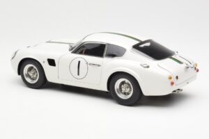 Aston Martin DB4 GT Zagato #1 24 Hours of Le Mans 1961 CMC 1:18 M-139 Metall - pilt 5/6