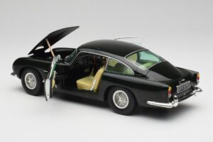 Aston Martin DB5 California Salveiroheline Chrono 1:18 H1001 Metall - pilt 5/8
