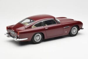 Aston Martin DB5 Dubonnet Punane AUTOart 1:18 70213 Metall - pilt 3/8