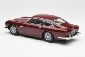 Aston Martin DB5 Dubonnet Punane AUTOart 1:18 70213 Metall - pilt 7/8