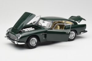 Aston Martin DB5 RHD Roheline AUTOart 1:18 70024 Metall - pilt 2/8
