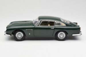 Aston Martin DB5 RHD Roheline AUTOart 1:18 70024 Metall - pilt 4/8