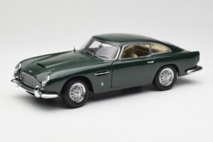 Aston Martin DB5 RHD Roheline AUTOart 1:18 70024 Metall