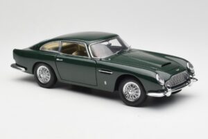 Aston Martin DB5 RHD Roheline AUTOart 1:18 70024 Metall - pilt 6/8
