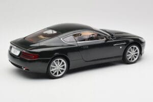 Aston Martin DB9 Must Solido 1:18 15025600 Metall - pilt 3/8
