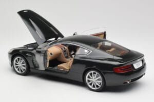 Aston Martin DB9 Must Solido 1:18 15025600 Metall - pilt 5/8