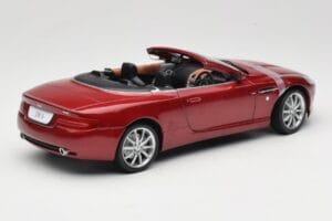 Aston Martin DB9 Volante Punane Solido 1:18 8163 Metall - pilt 3/8