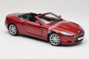 Aston Martin DB9 Volante Punane Solido 1:18 8163 Metall - pilt 6/8