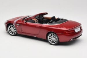 Aston Martin DB9 Volante Punane Solido 1:18 8163 Metall - pilt 7/8