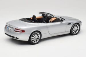 Aston Martin DB9 Volante Hõbedane Minichamps 1:18 150137334 Metall - pilt 3/8