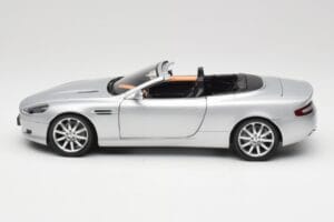 Aston Martin DB9 Volante Hõbedane Minichamps 1:18 150137334 Metall - pilt 4/8