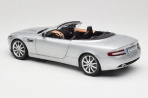 Aston Martin DB9 Volante Hõbedane Minichamps 1:18 150137334 Metall - pilt 7/8