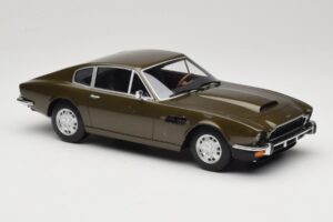 Aston Martin DBS Olive Roheline CMR 1:18 CMR003 Metall - pilt 4/6