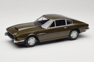 Aston Martin DBS Olive Roheline CMR 1:18 CMR003 Metall