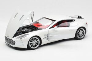 Aston Martin One-77 Morning Frost Valge AUTOart 1:18 70244 Metall - pilt 2/8